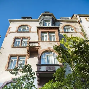 Robert Mayer Hotel