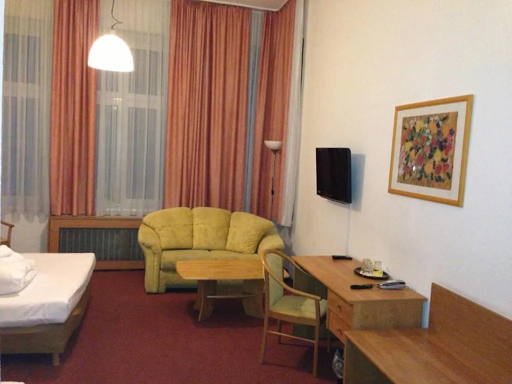 **  Hotel Pension Delta Berlin Germany
